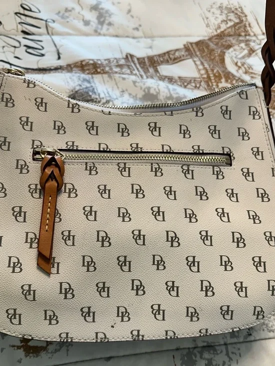EUC! Dooney & Bourke Tracy Crossbody with Brown Trim and Strap - Picture 4 of 13